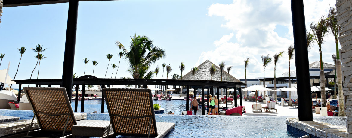 Royalton CHIC Punta Cana - CHIC by Royalton All Inclusive Resort - Diamond  Club Luxury Junior Suite Swim Out